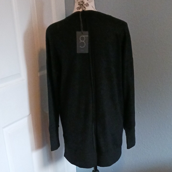 NWT - Gibson  Black Women's Sweater - Size M - Picture 2 of 7